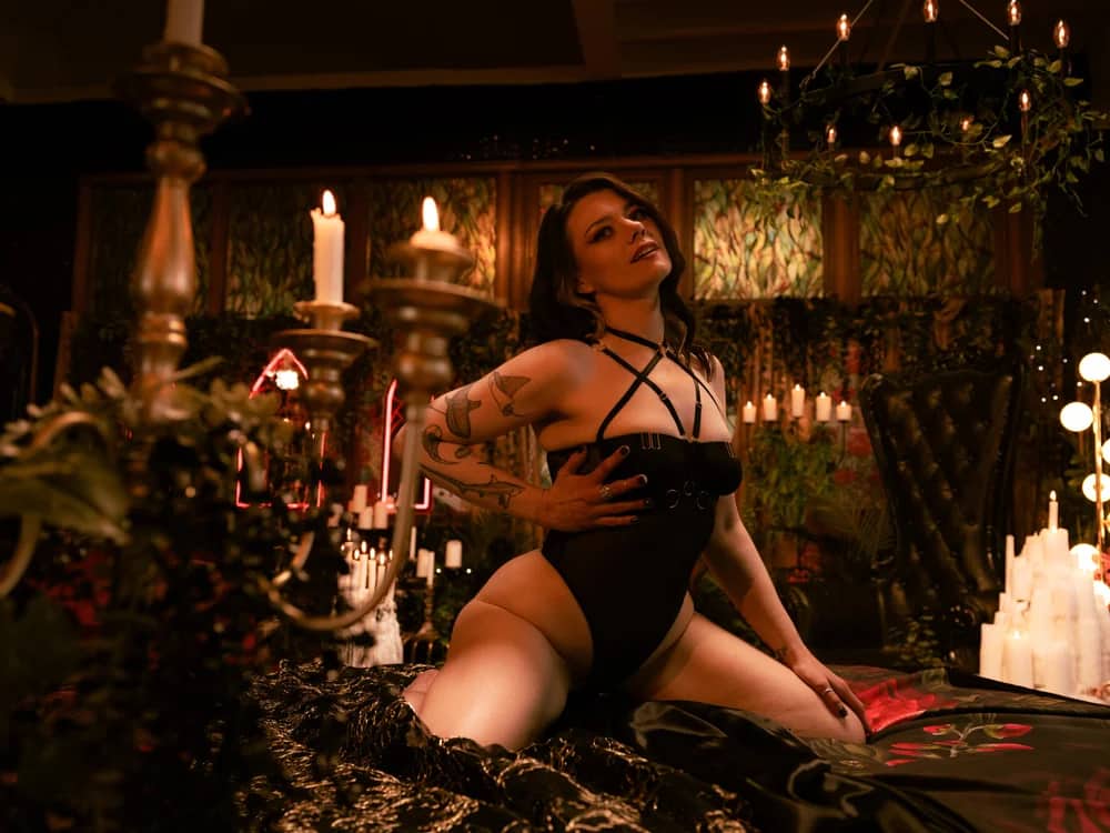Watch nylon-clad cam girl slip and slide on steamy shows featuring LadyLena1