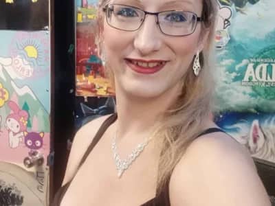 Join luxurious privates white Savanah_Banana_'s cam to witness trans girl in luxurious white lace