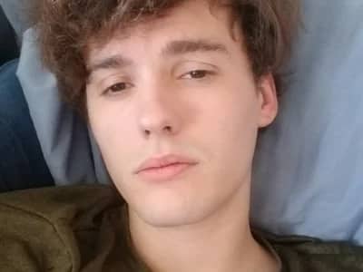 Straight guy 'mysterious420x' enjoys intimate cam chat