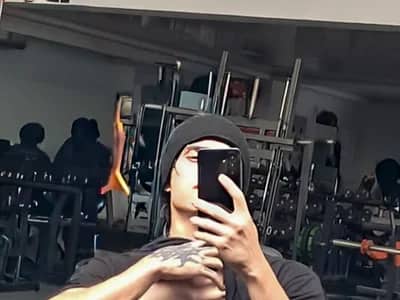 Guy_flirt goth model guy eren_jeager on intriguing dark chat