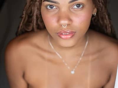 MayBailey's anal ebony girl stunning in a nude chat.