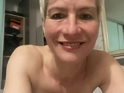 Witness mature German cam girl german mature JennyHazel1's intimate show