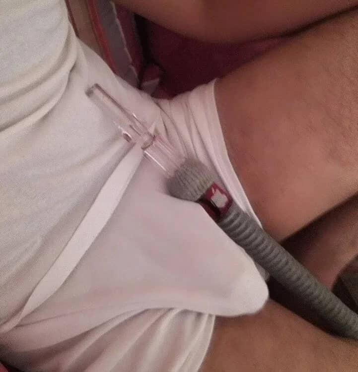 Join French hunk guy Rebeu_77 for intimate cam chat