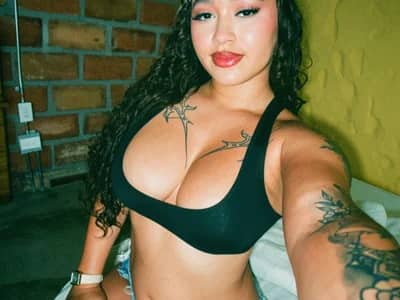 Join girl big tits latin Isa__Blanc's chat to ogle her big Latin tits