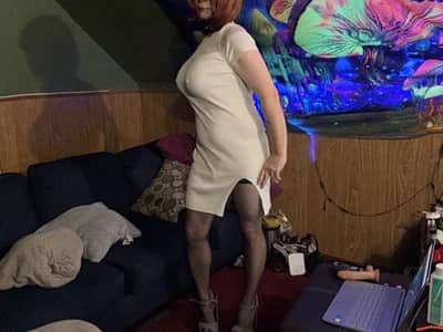 Find petite white trans models in intimate cam chats with sluttypumpkin420.