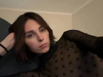 Guy_flirt goth model guy SweetFemBoyy on intriguing dark chat