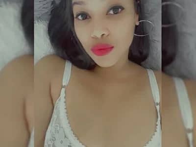 Join girl _MoniqueLovay_'s private show for hot anal mixed fun.
