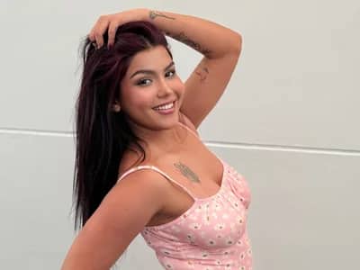 Witness Colombian petite beauty in action, join girl CherrySmirkXXX's cam chat now!