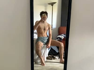 Join French hunk guy Arthurcamfor for intimate cam chat