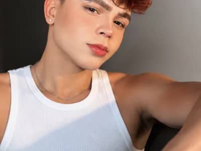 PRINCE_STEV enjoys non binary.