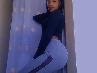 Find new ebony cam pairings perfect for intimate couple nights with Phatassmuse