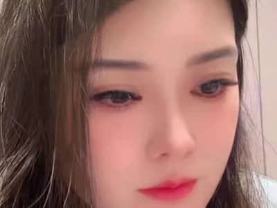 Girl Yueyue181 bravely tries glory hole on private cam