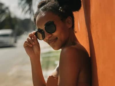 Find ebony pegging scenes featuring affectionate couple on cam with Sleek_petite