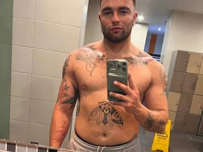 Guys, enjoy intimate fuck machine shows live now with Diegoarctic.