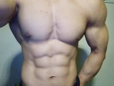 Join manhkhanh177 for intimate Asian guy cam action
