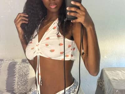 Nina_Velveta