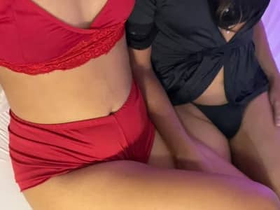 Join romantic latin mimi_bela as she salsa dances sensually on her trans cam.