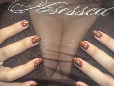 Witness girl curvy mixed vellaah expressing sensual curves on cam