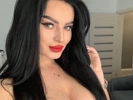 See Italian babes in their natural habitat, flirting and chatting on cam as girl Allana-Doll does.