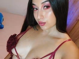 Girl receives facial on cam, meridastone ecstatic