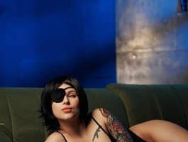 Join folinskaayaa for watch girls use pumps in intimate cam shows.
