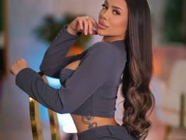 Girl double penetration NatyDesiree moans loudly as she's penetrated by two thick poles live