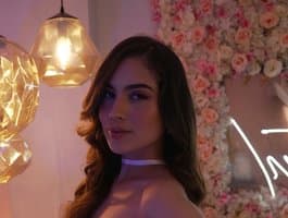 See Aussie girl australian MarianneLane go live and reveal her charm.