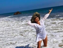 Real-time girl fisting action on adult cams ILUBOVE