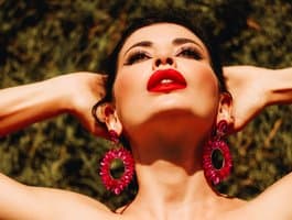 Watch Czech girl' private shows, book yours Rosalinda37