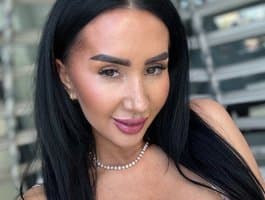Join watching Romanian girl AnnaRhodes entice on adult cams