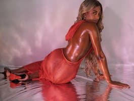 ebonydreams01 enjoys watch lovely kannada girls chat privately on cam.
