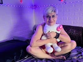 Handjob Watch girl skillfully perform handjobs on cam Fantasyca