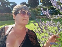 Watch charming Russian grannies chat intimately with girls on cam with ElzaJewel.