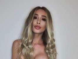 Puerto Rican webcam beauty 'girl puertorican AlleRose' teases in her private room