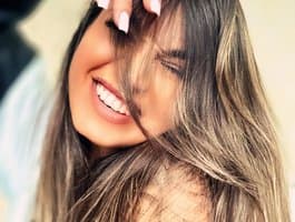 Alexandrawoow enjoys see girls enjoy intimate ts cam chats.