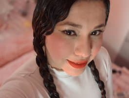 Find your favorite Armenian babe hadecute and watch her live on webcam - she's ready for a nude chat!