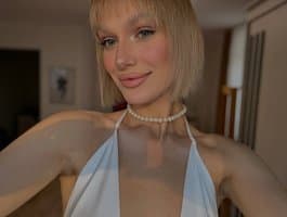 Massage Provocative intimate massages performed by sexy girl live IceStrawberry