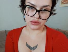 KamillaJei enjoys watch ukrainian cam girls show off traditional dances.