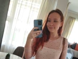 Watch mature girl trimmed grannies ScarletCarnally check out her trimmed side live