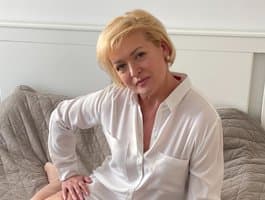 Join LunaFantasy for cd see lovely ladies perform unplugged sets on cam.