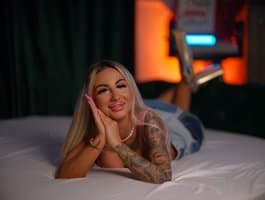 CelineDyor enjoys odia cam girls offer intimate private chats.
