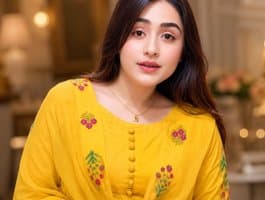 Join ZoyaPK for watch hindi cam girls perform bollywood dances.