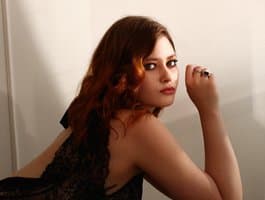 Girl One on one Odia chat with Nila, go private today Velvet-Flame
