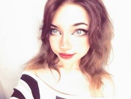 Latvian girl Squidixx broadcasting intimate webcam chat