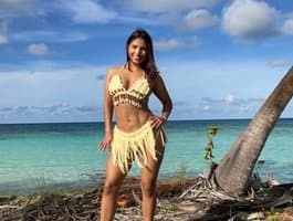 HornyCute enjoys watch girls get playful haircuts live on cam.