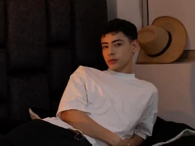 E boy guys connect privately with cute e-boys on cam with SebastianReed_.