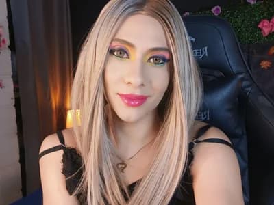 Big clit Check out the trans cam where she focuses on her large clit davinaclaire