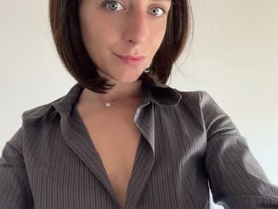 Access private girl club shows and join Jessicandy_ on her live streams