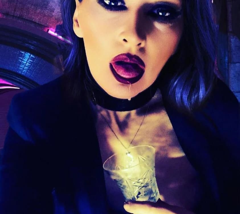 dominatrixredsonyja