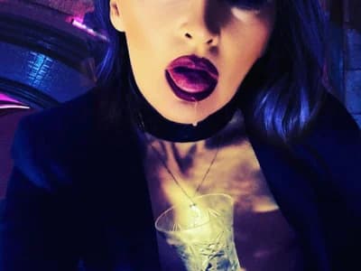 Get yourself with dominatrixredsonyja, a beautiful girl enjoying anal blondes in her show.